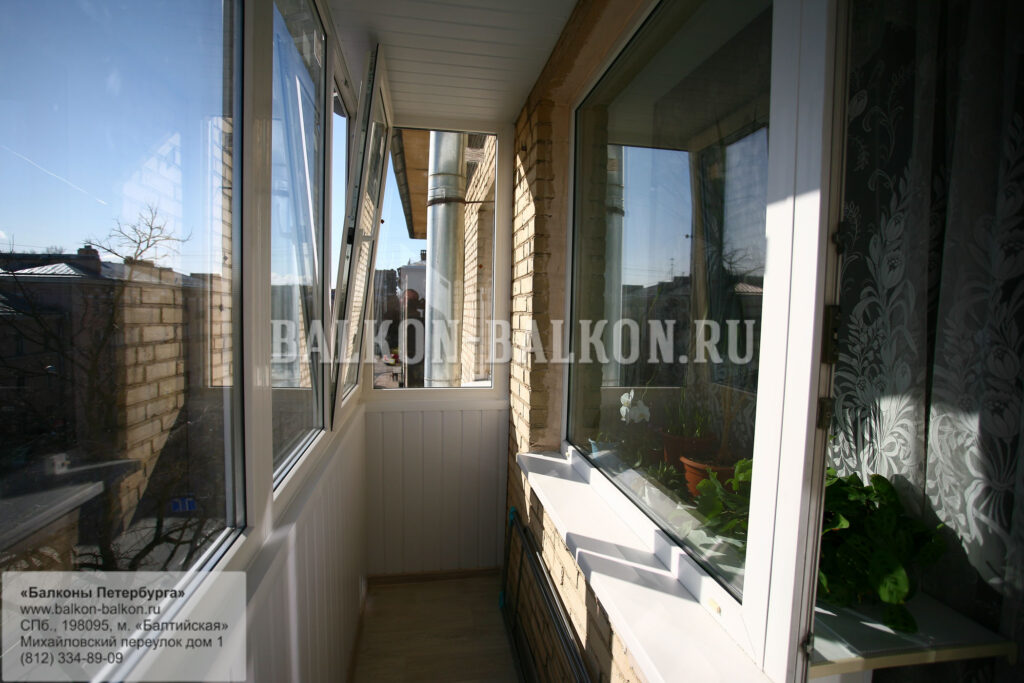 остекление балкона пластиковыми окнами и отделка